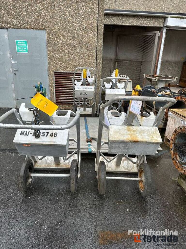 4 EA Gas trolleys (Type double carry) サックトラック